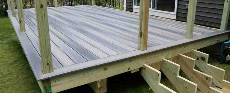 Comment poser une terrasse en bois composite