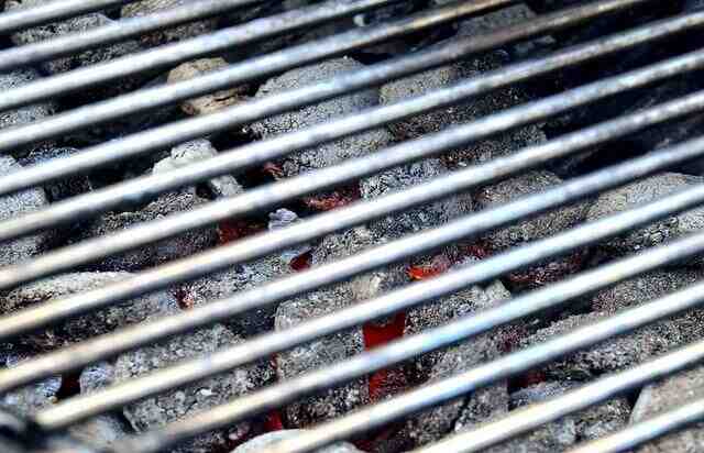 Comment enlever la rouille sur une grille de barbecue ?