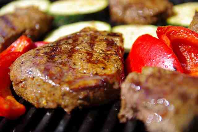 Quelle est la différence entre un barbecue et une plancha ?